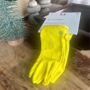 NEW Lululemon RUN FOR IT ALL gloves M/L